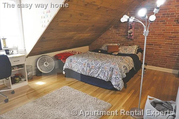 4 bed, 2 bath apartment for rent at 162 Broadway Unit 3, East Somerville — photo 8 of 11