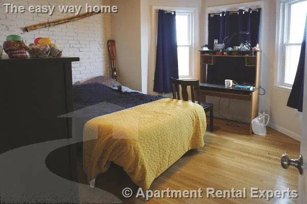 4 bed, 2 bath apartment for rent at 162 Broadway Unit 3, East Somerville — photo 5 of 11