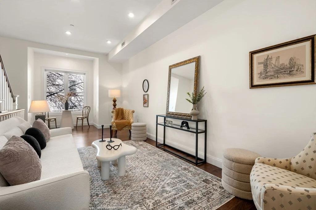 2 bed, 1 bath apartment for rent at 162 Clark St Unit TH, Kendall Square — photo 4 of 21