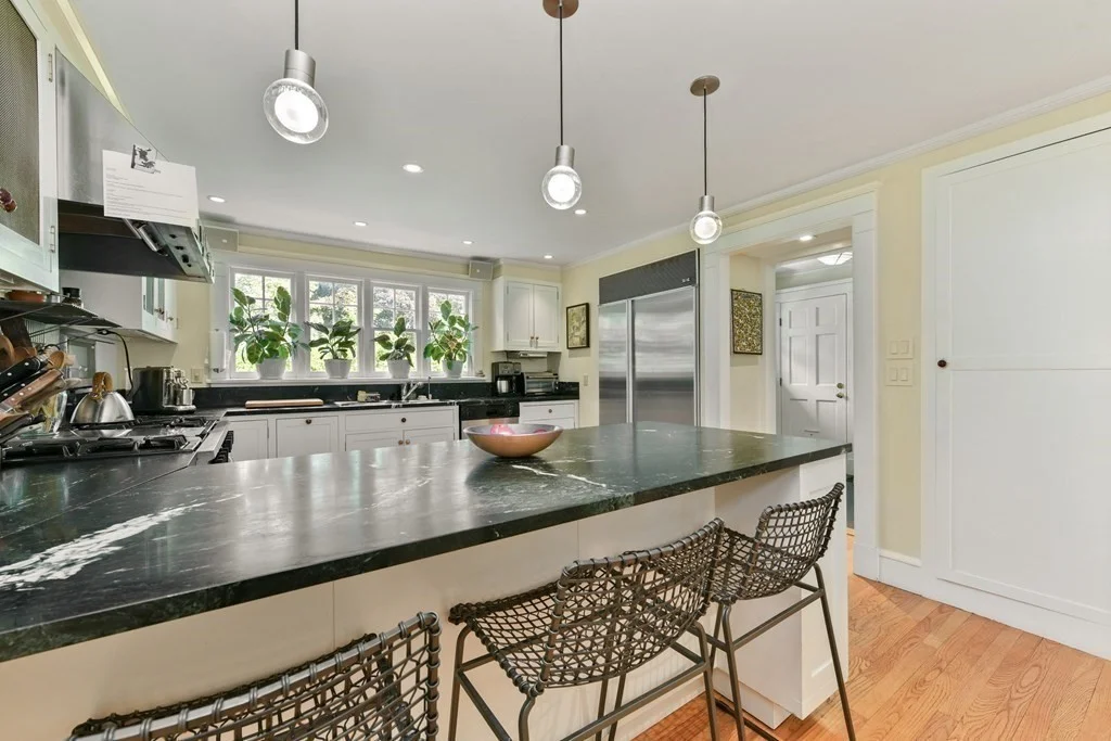 6 bed, 4+ bath apartment for rent at 162 Coolidge Hill, Coolidge Hill — photo 5 of 34