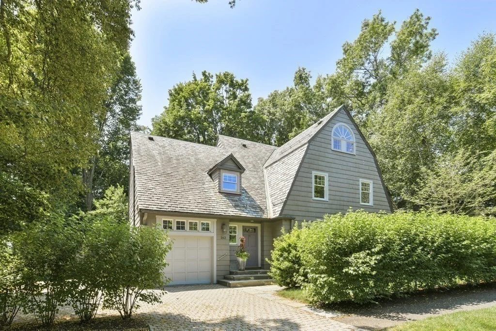 6 bed, 4+ bath apartment for rent at 162 Coolidge Hill, Coolidge Hill — photo 1 of 34