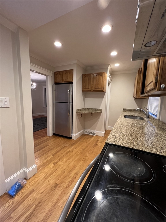 3 bed, 1 bath apartment for rent at 162 East Side Pkwa Unit 0, Newton — photo 4 of 22