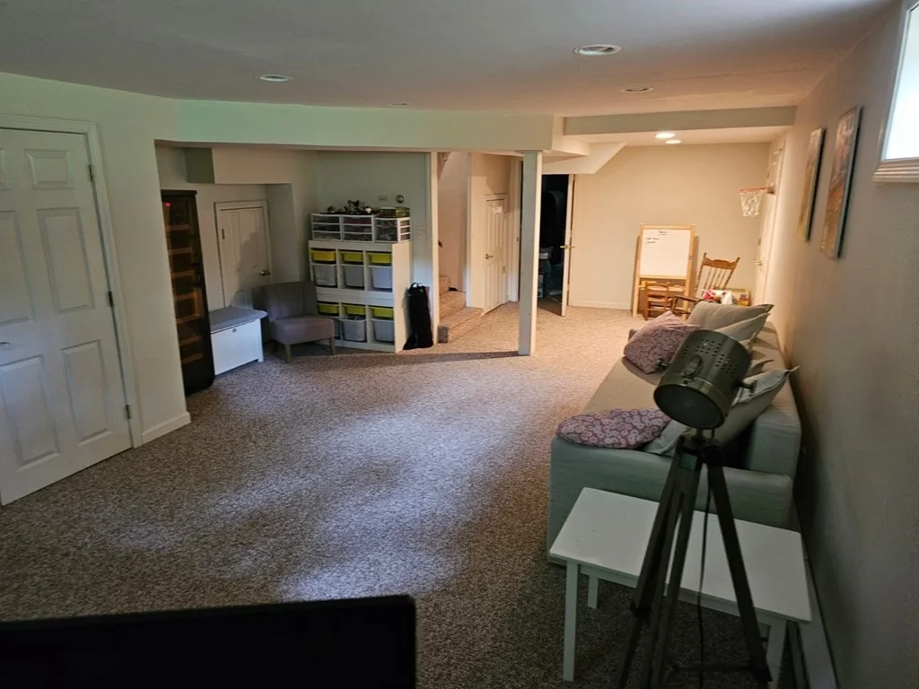 5 bed, 2 bath apartment for rent at 162 East Emerson, Lexington — photo 14 of 15