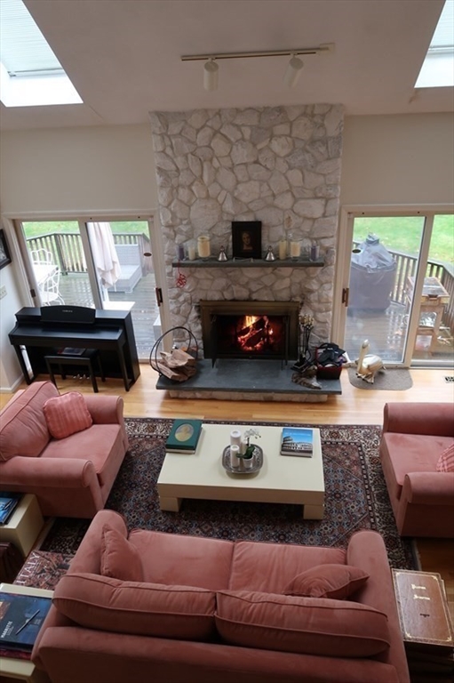 5 bed, 3 bath apartment for rent at 162 East Emerson Rd Unit 0, Lexington — photo 6 of 14