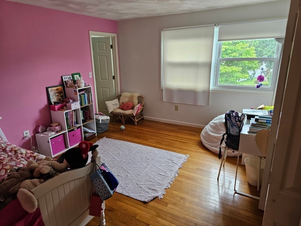 5 bed, 3 bath apartment for rent at 162 East Emerson Rd Unit 0, Lexington — photo 9 of 14