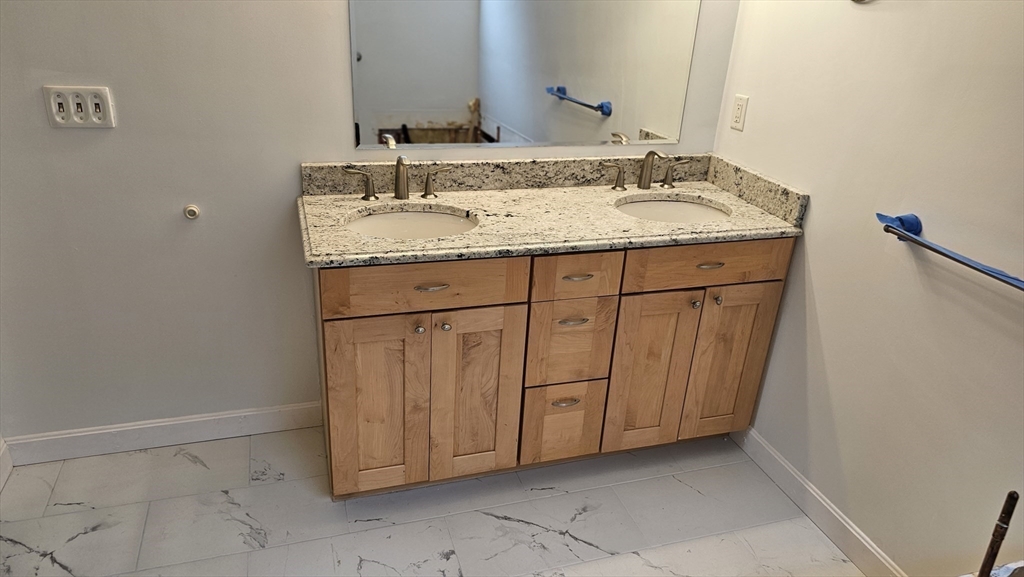 5 bed, 3 bath apartment for rent at 162 East Emerson Rd Unit 0, Lexington — photo 11 of 14
