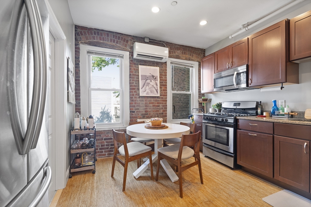 1 bed, 1 bath apartment for rent at 162 F St Unit 2, South Boston