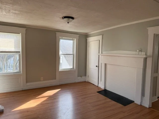 3 bed, 1 bath apartment for rent at 162 Hanover St Unit 2, Fall River — photo 2 of 9