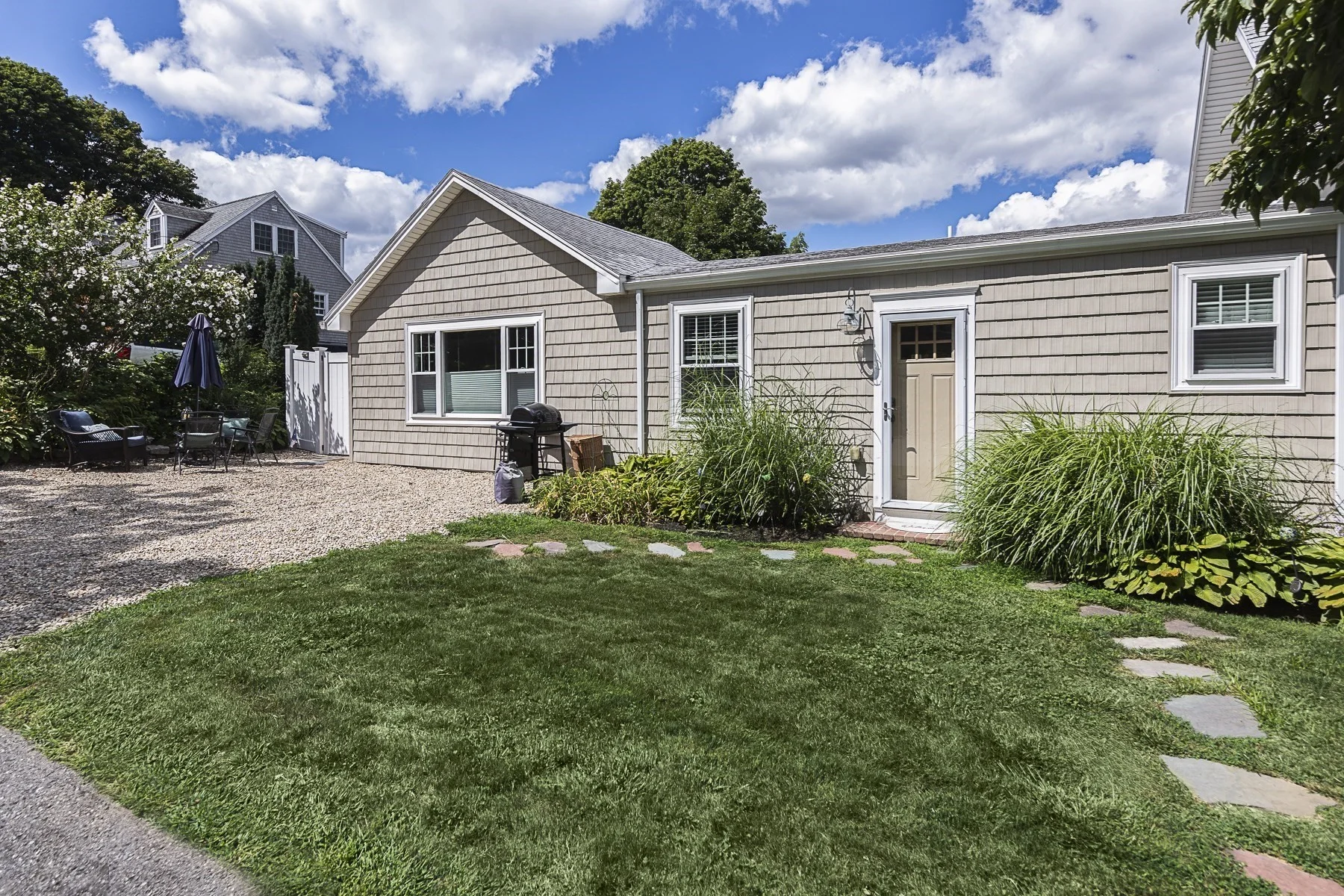 1 bed, 1 bath apartment for rent at 162 Jersey St Unit A, Marblehead