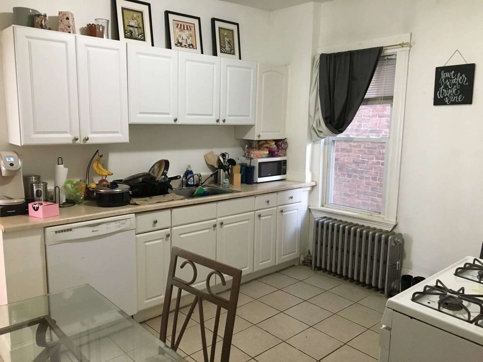 3 bed, 1 bath apartment for rent at 162 Kelton St Unit 1, Brighton — photo 1 of 11