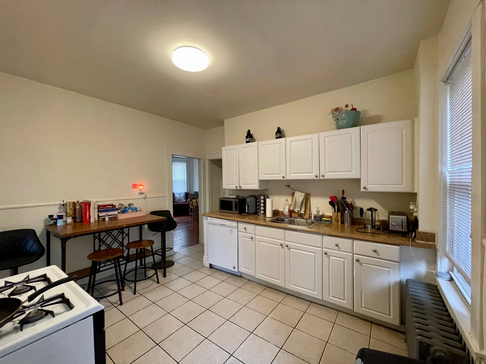 3 bed, 1 bath apartment for rent at 162 Kelton St Unit 2, Brighton — photo 2 of 13