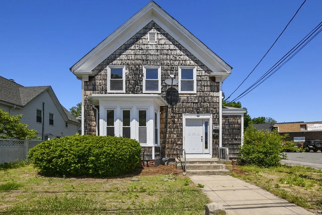 3 bed, 1 bath apartment for rent at 162 Lawrence St Unit 1, Brockton
