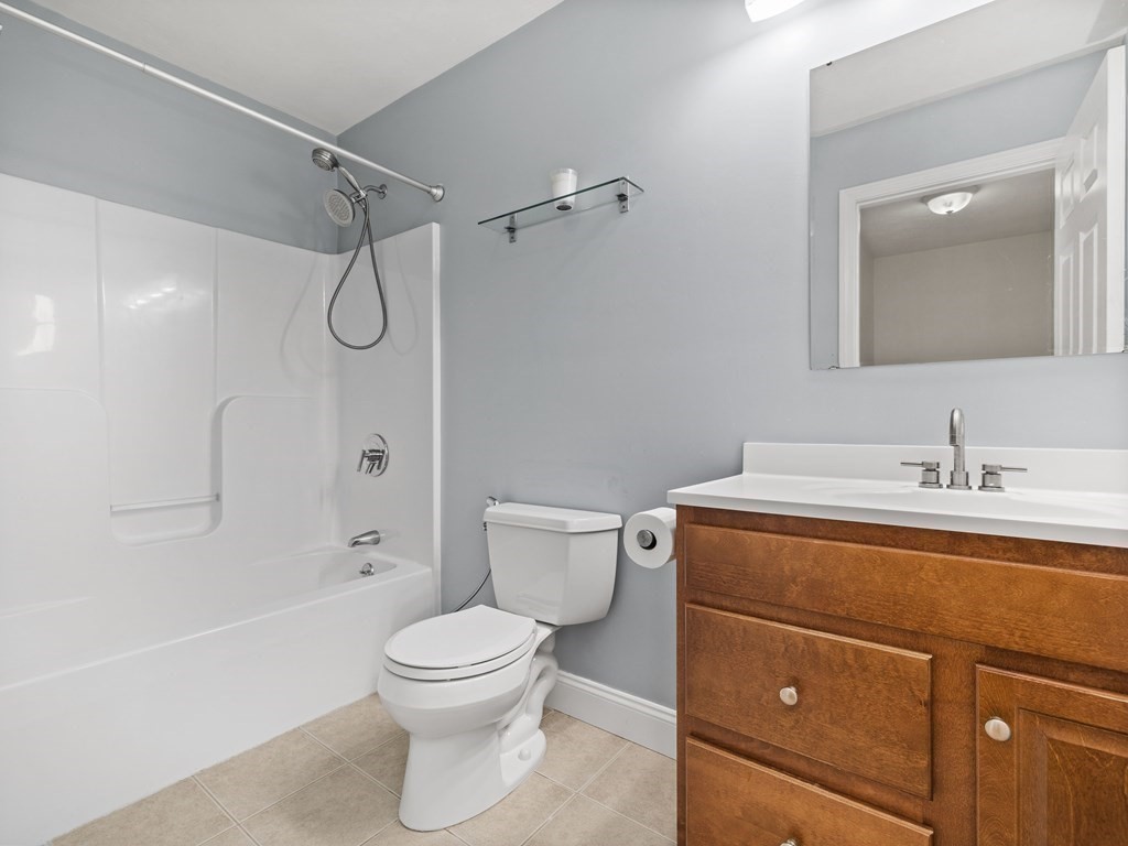 3 bed, 2 bath apartment for rent at 162 Massasoit Unit 1, Waltham — photo 14 of 18