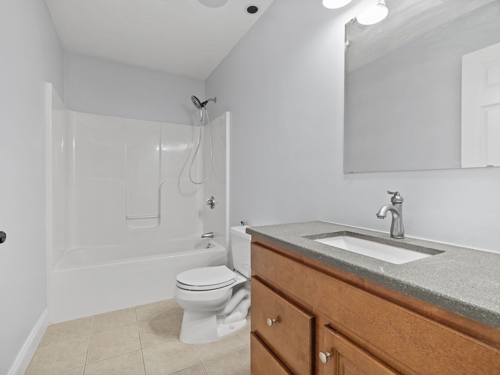3 bed, 2 bath apartment for rent at 162 Massasoit Unit 1, Waltham — photo 13 of 18
