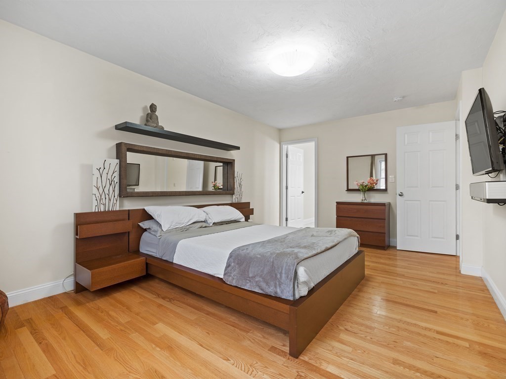 3 bed, 2 bath apartment for rent at 162 Massasoit Unit 1, Waltham — photo 10 of 18