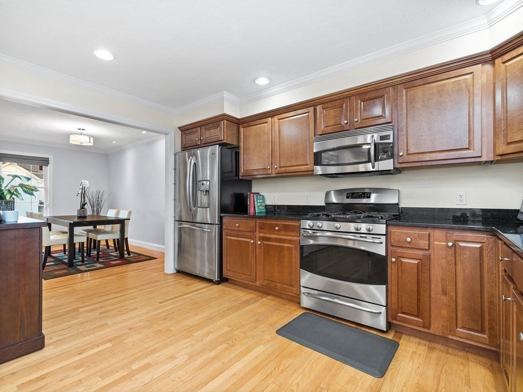 3 bed, 2 bath apartment for rent at 162 Massasoit Unit 1, Waltham — photo 9 of 18