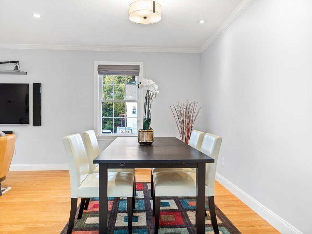 3 bed, 2 bath apartment for rent at 162 Massasoit Unit 1, Waltham — photo 5 of 18