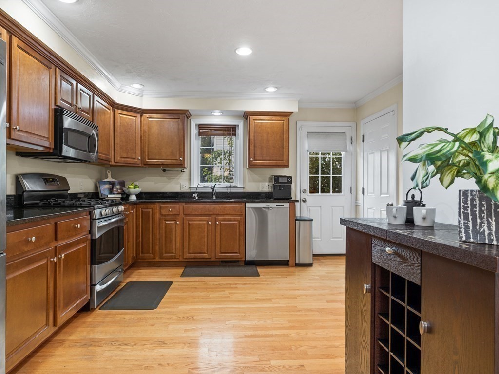 3 bed, 2 bath apartment for rent at 162 Massasoit Unit 1, Waltham — photo 7 of 18