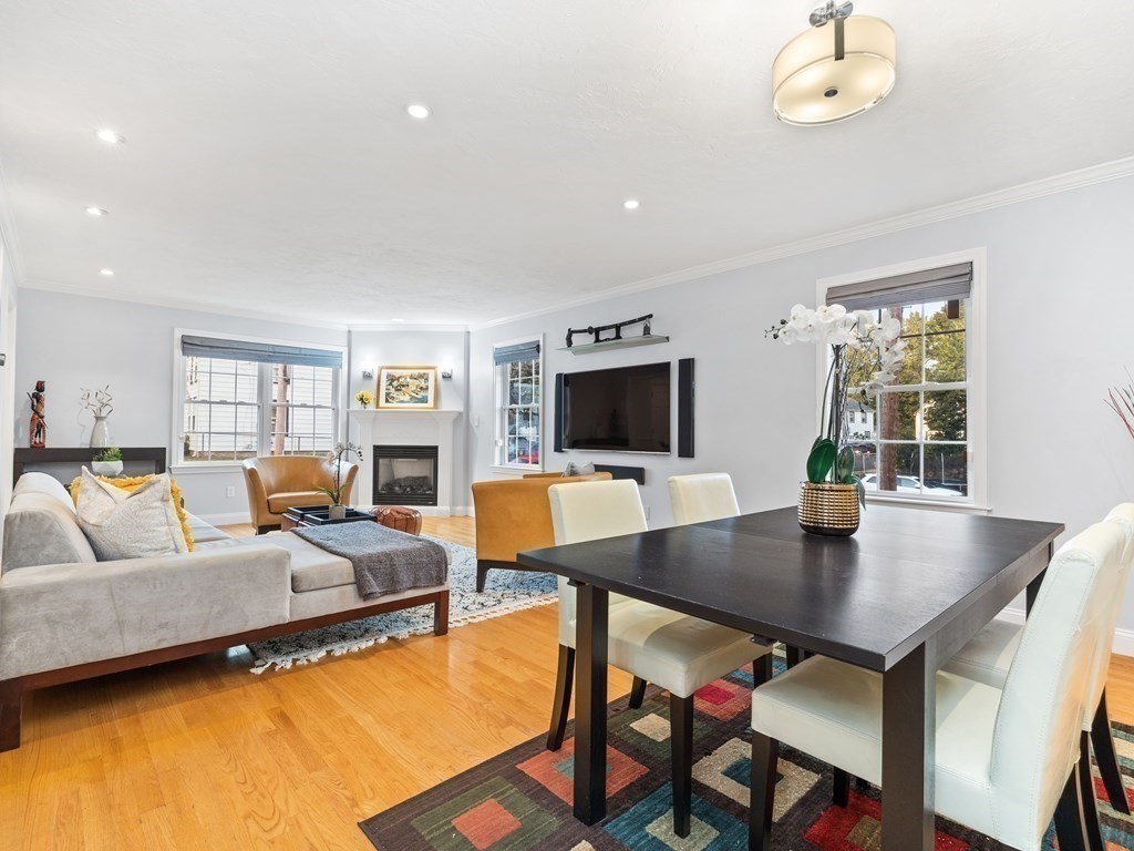 3 bed, 2 bath apartment for rent at 162 Massasoit Unit 1, Waltham — photo 6 of 18