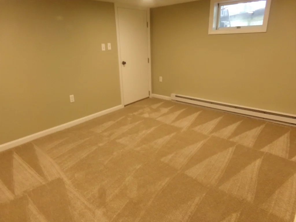 3 bed, 2 bath apartment for rent at 162 Middlesex Ave Unit 1, Wilmington — photo 25 of 33