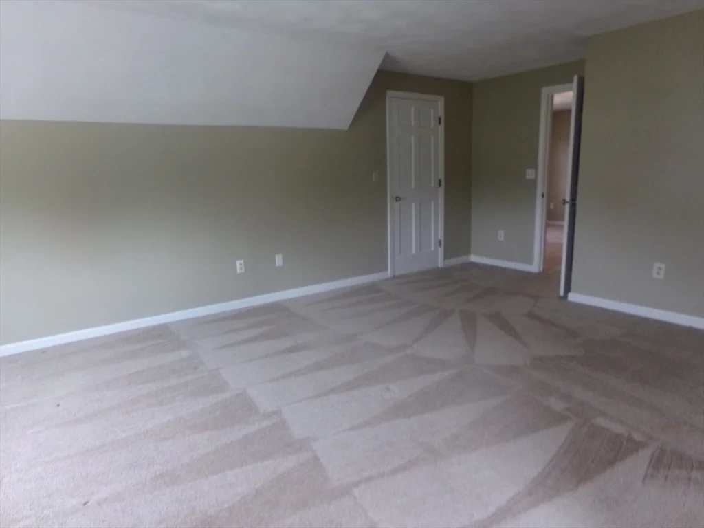 3 bed, 2 bath apartment for rent at 162 Middlesex Ave Unit 1, Wilmington — photo 15 of 33