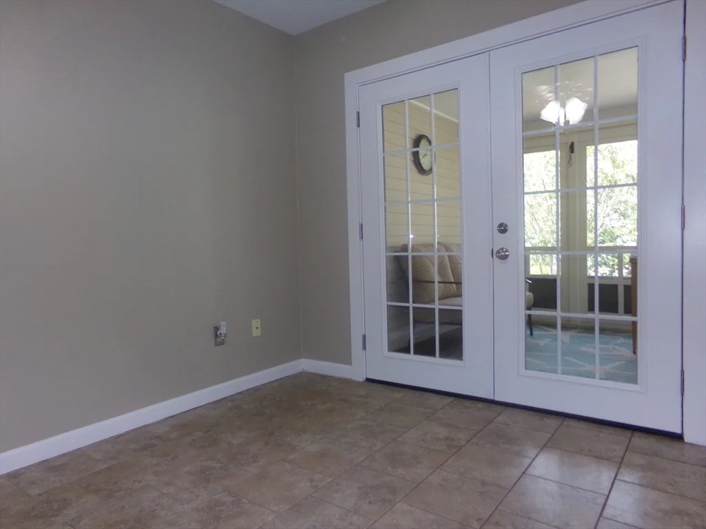 3 bed, 2 bath apartment for rent at 162 Middlesex Ave Unit 1, Wilmington — photo 9 of 33
