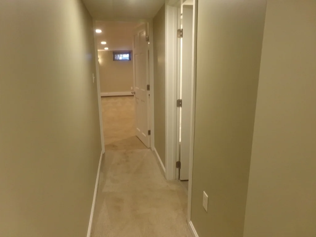 3 bed, 2 bath apartment for rent at 162 Middlesex Ave Unit 1, Wilmington — photo 28 of 33