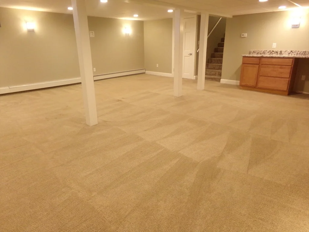 3 bed, 2 bath apartment for rent at 162 Middlesex Ave Unit 1, Wilmington — photo 22 of 33