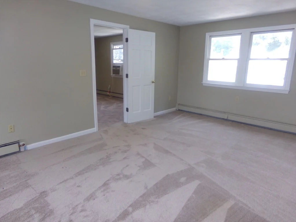 3 bed, 2 bath apartment for rent at 162 Middlesex Ave Unit 1, Wilmington — photo 11 of 33
