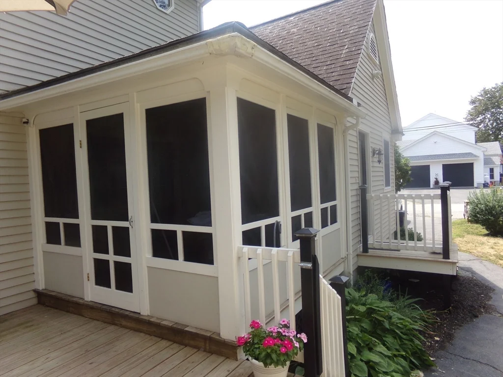 3 bed, 2 bath apartment for rent at 162 Middlesex Ave Unit 1, Wilmington — photo 3 of 33