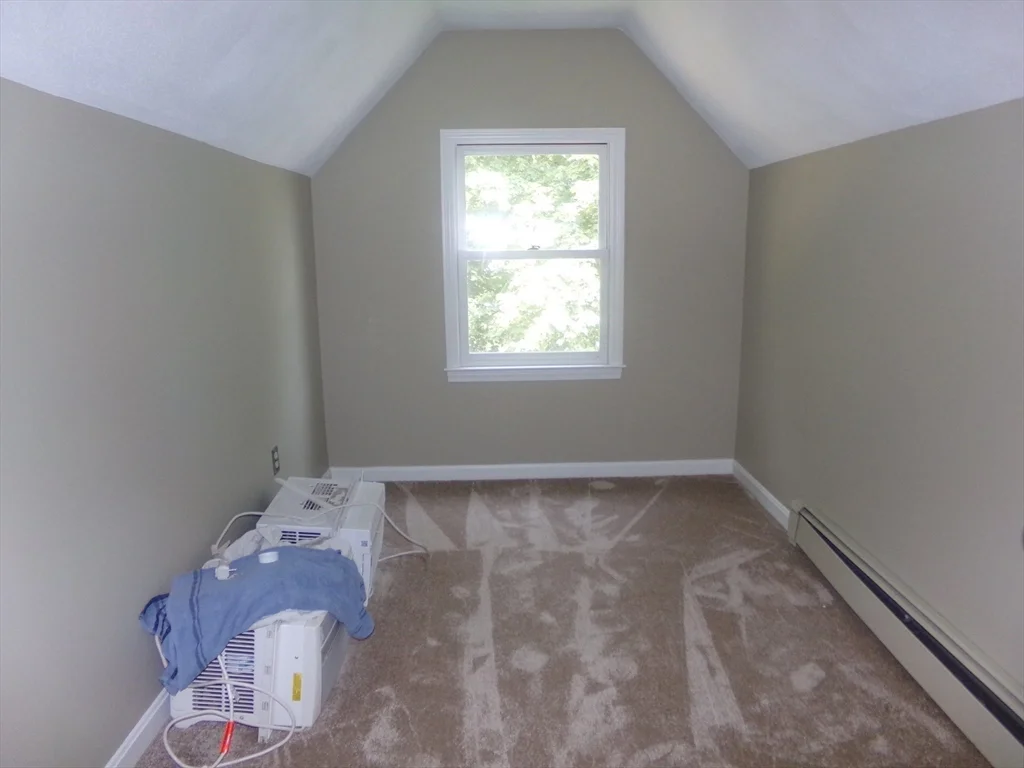 3 bed, 2 bath apartment for rent at 162 Middlesex Ave Unit 1, Wilmington — photo 12 of 33