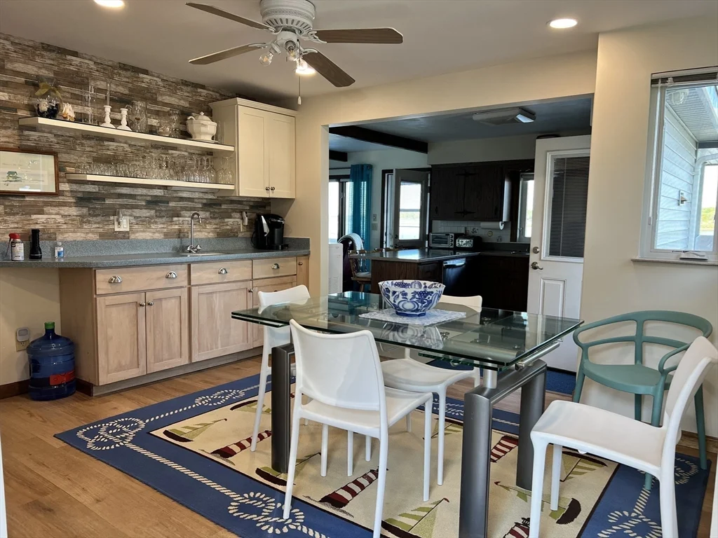 2 bed, 1 bath apartment for rent at 162 R Pettey Ln Unit WINTER RENT, South Westport — photo 9 of 22
