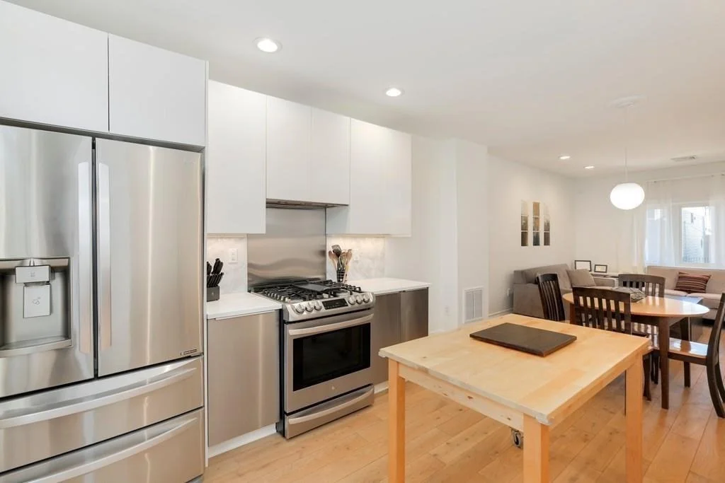 4 bed, 3 bath apartment for rent at 162 Saratoga Unit A, Boston — photo 5 of 24