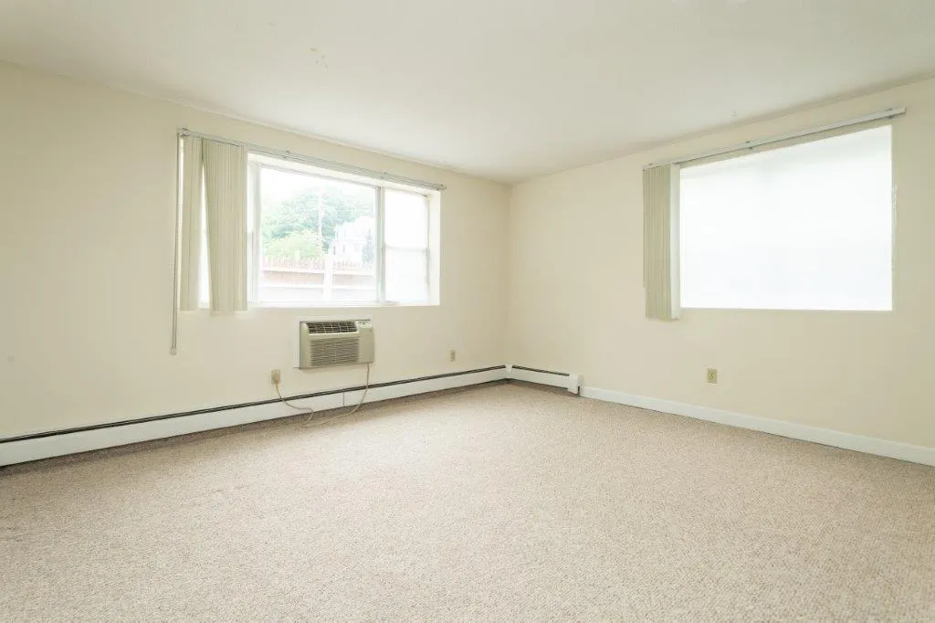1 bed, 1 bath apartment for rent at 162 Summer St Unit 11, Spring Hill — photo 4 of 8
