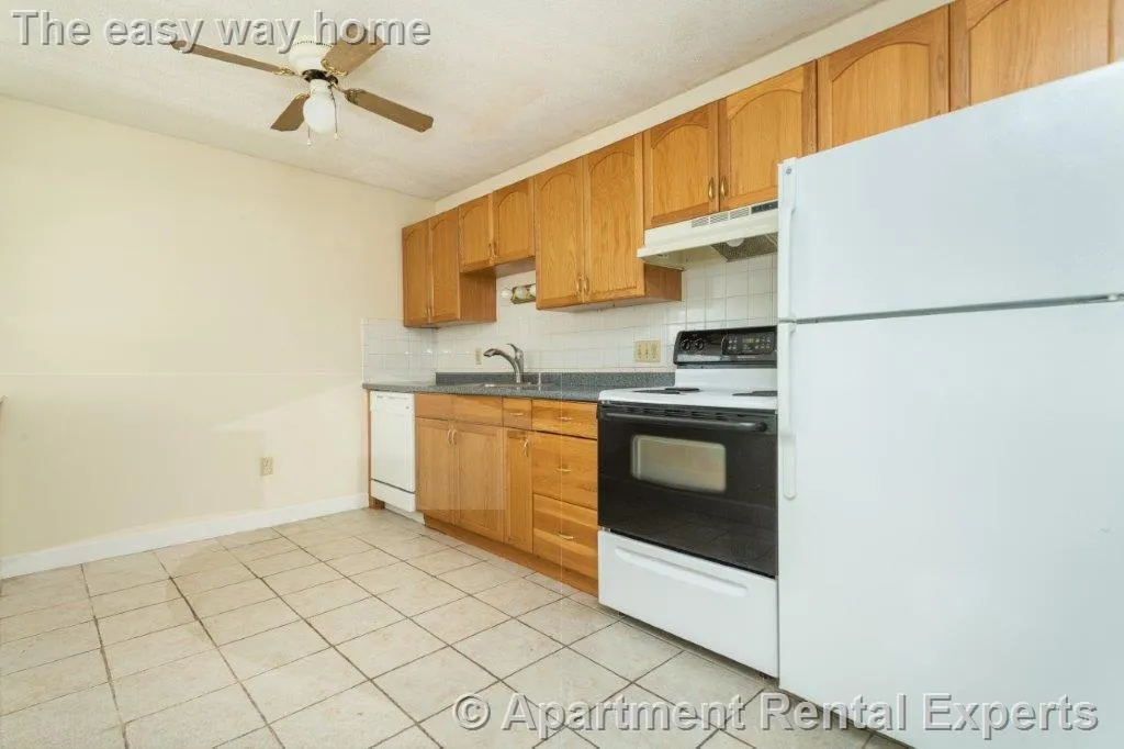 1 bed, 1 bath apartment for rent at 162 Summer St Unit 11, Spring Hill — photo 3 of 8