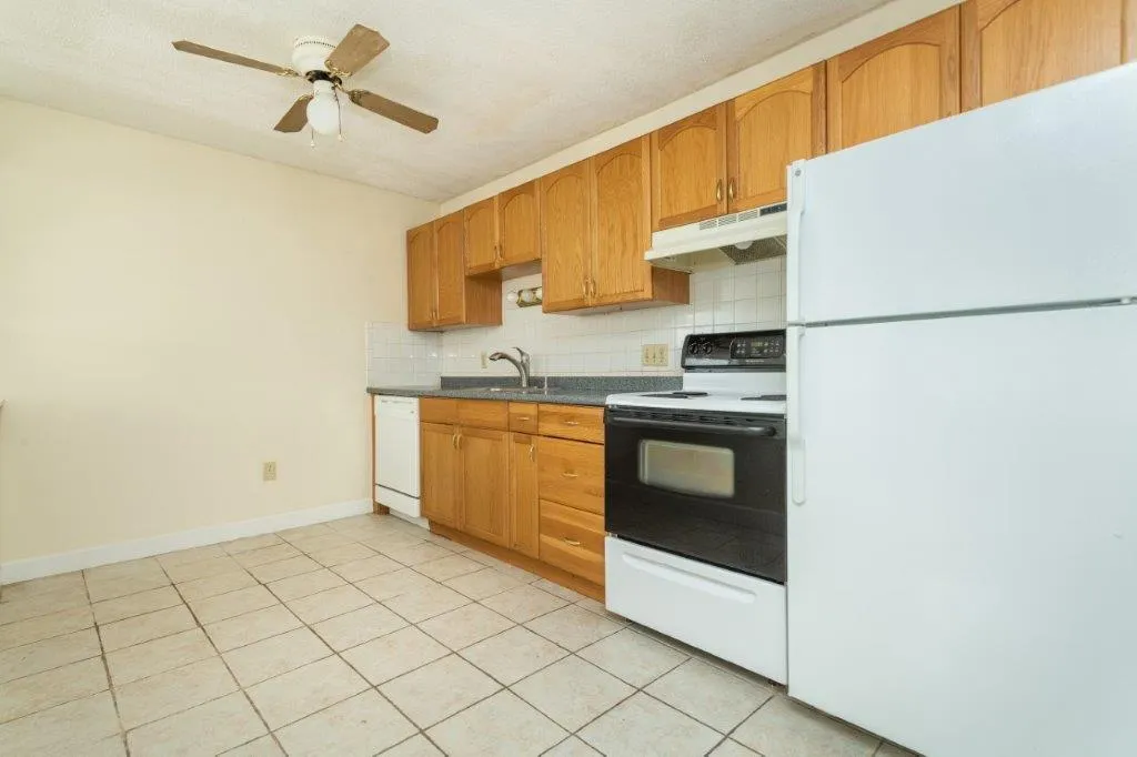 1 bed, 1 bath apartment for rent at 162 Summer St Unit 11, Spring Hill — photo 1 of 8
