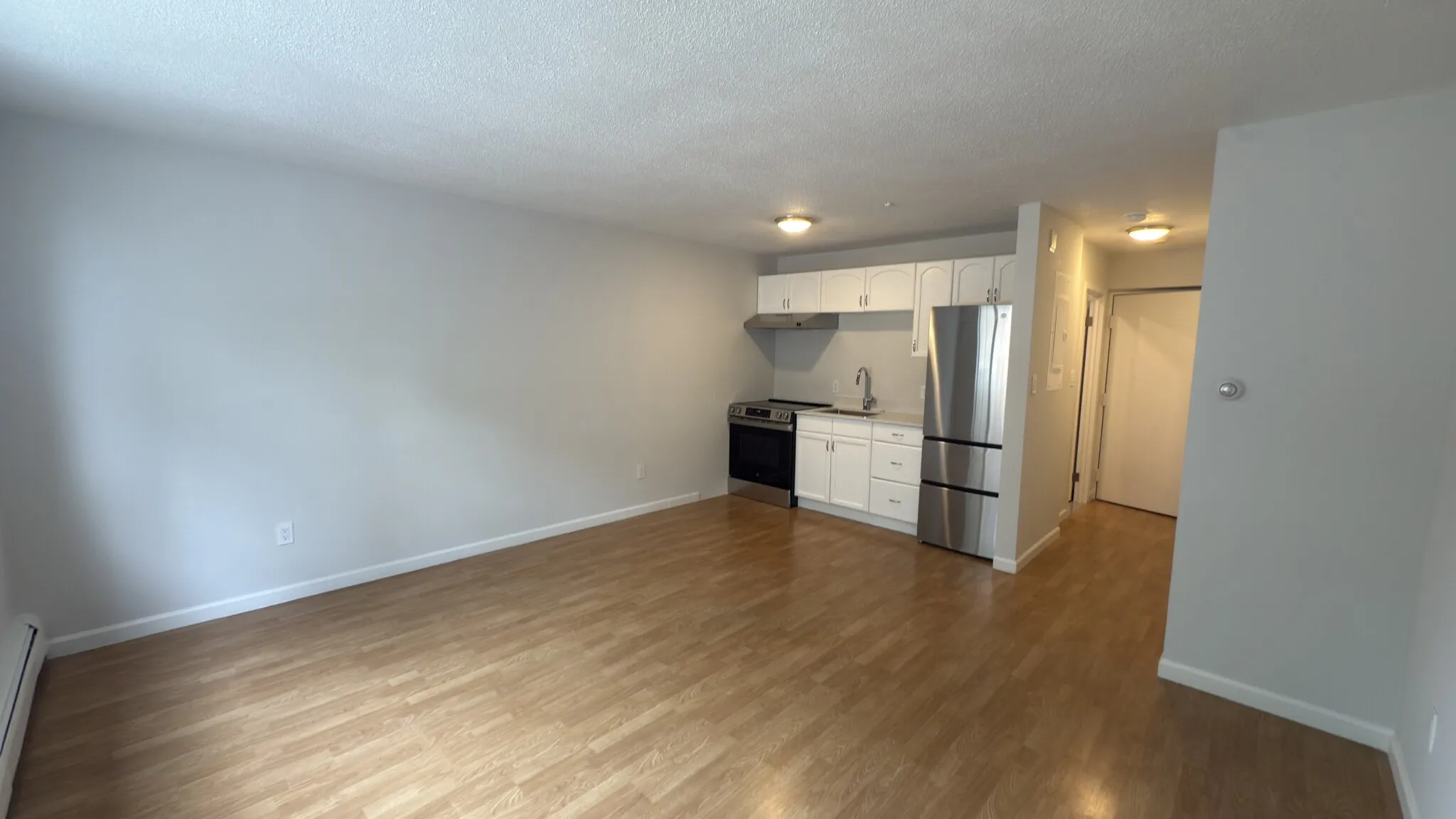 Studio bed, 1 bath apartment for rent at 162 Summer St Unit 17, Spring Hill — photo 3 of 9