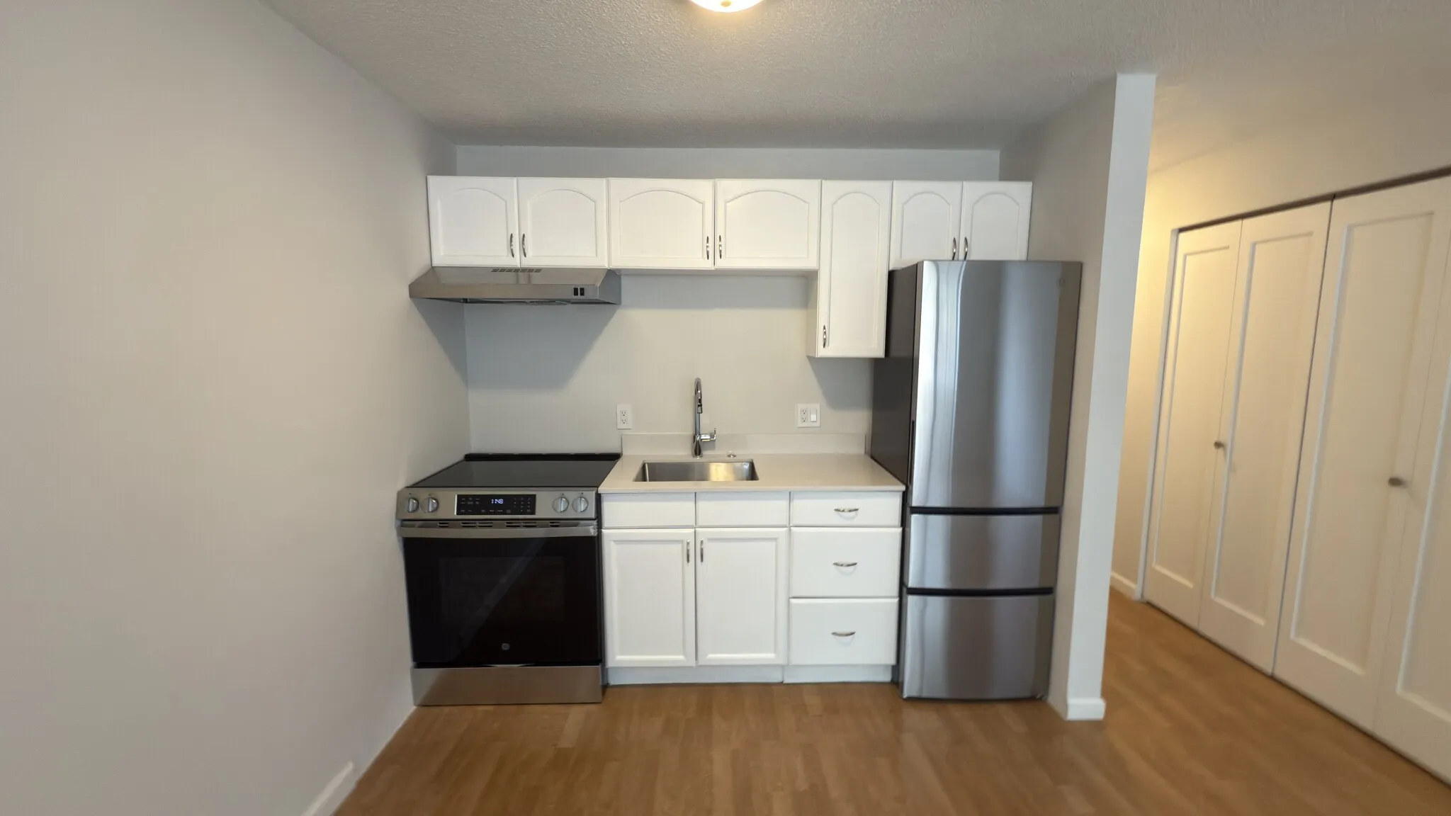 Studio bed, 1 bath apartment for rent at 162 Summer St Unit 17, Spring Hill — photo 1 of 9