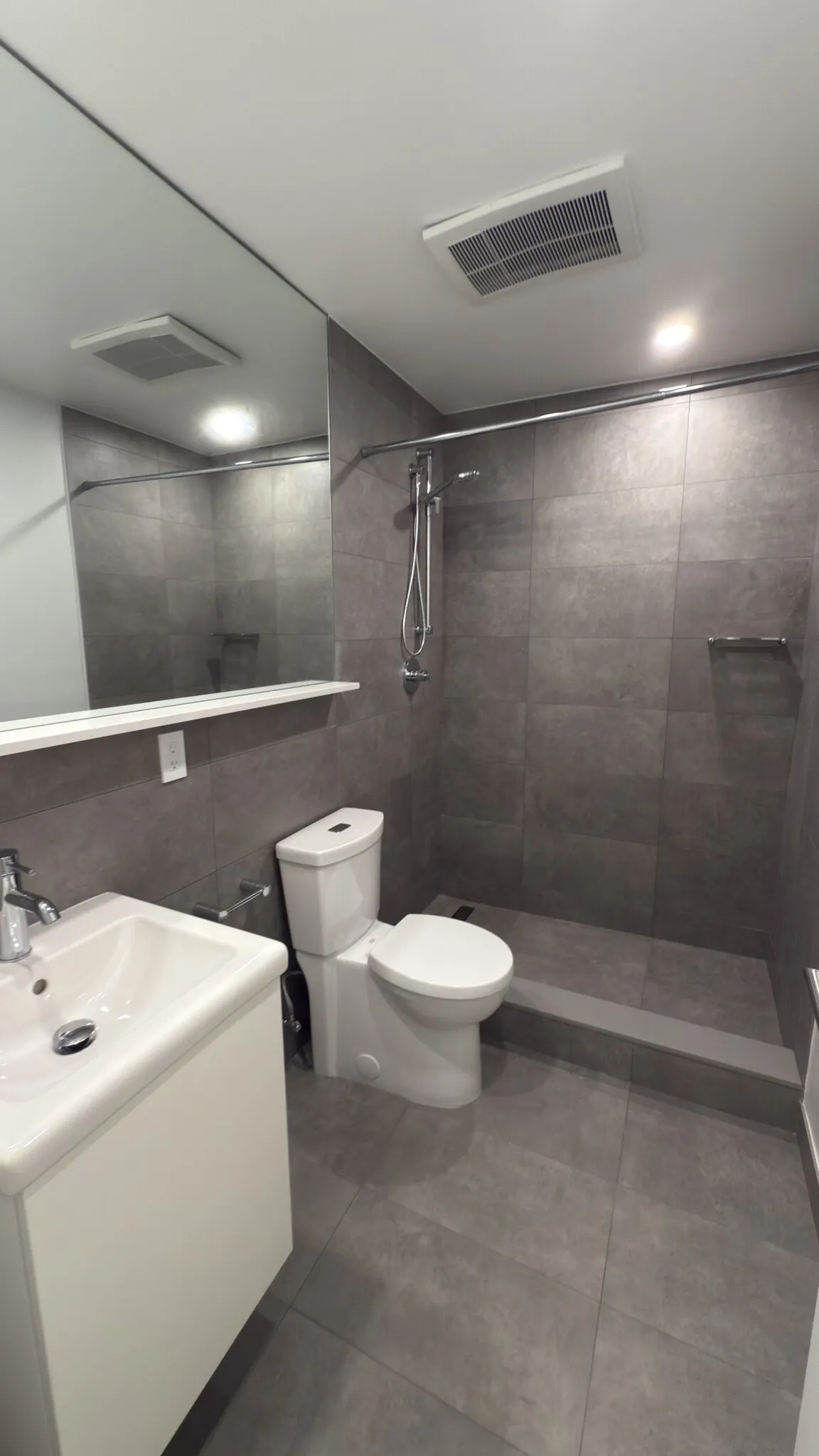 Studio bed, 1 bath apartment for rent at 162 Summer St Unit 17, Spring Hill — photo 8 of 9