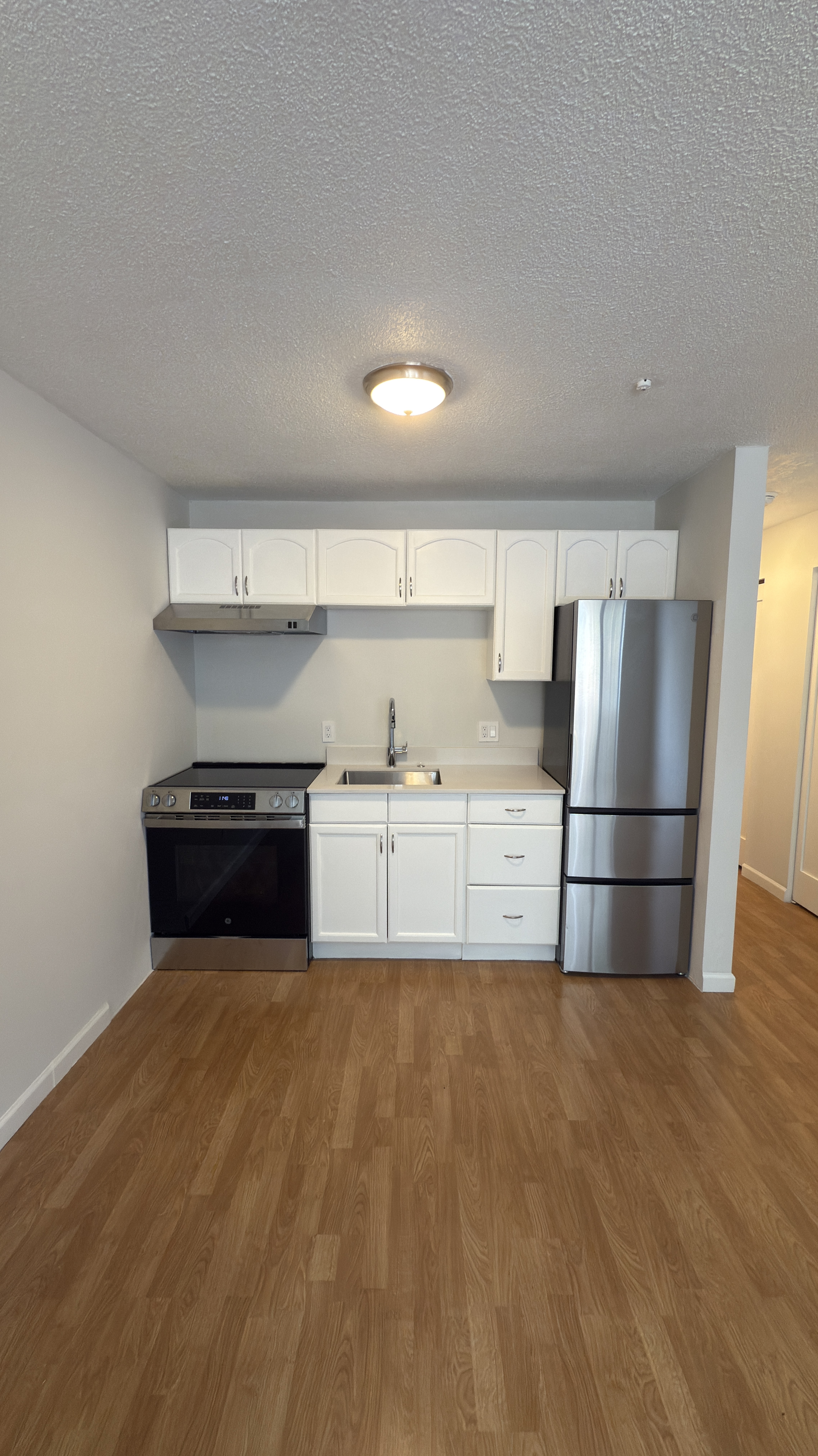 Studio bed, 1 bath apartment for rent at 162 Summer St Unit 17D, Spring Hill — photo 5 of 9