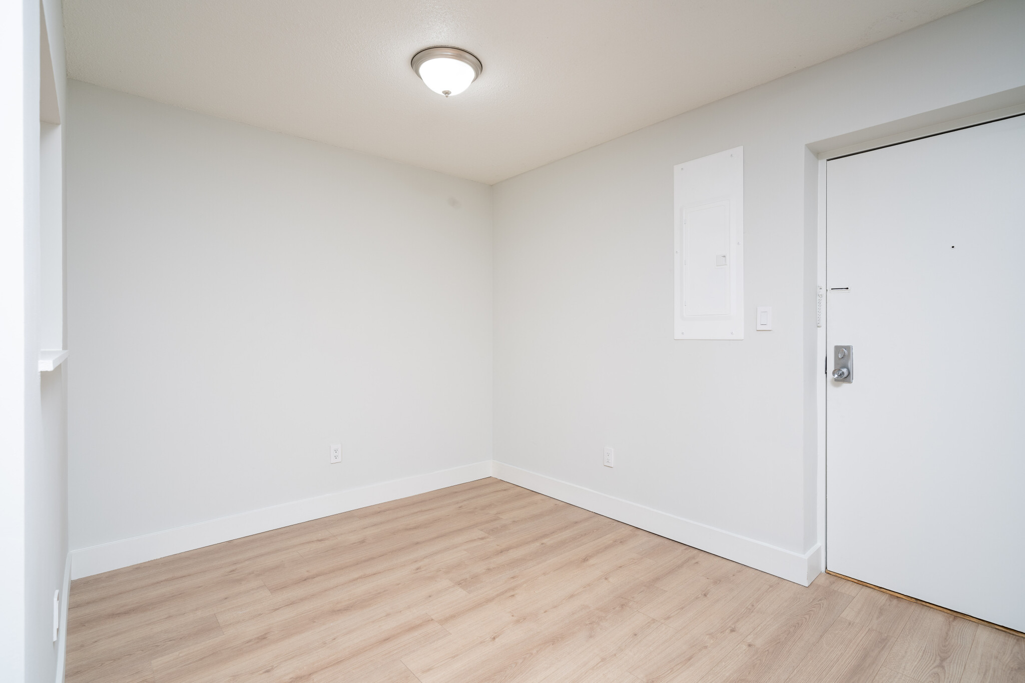 1 bed, 1 bath apartment for rent at 162 Summer St Unit 24, Spring Hill — photo 4 of 7
