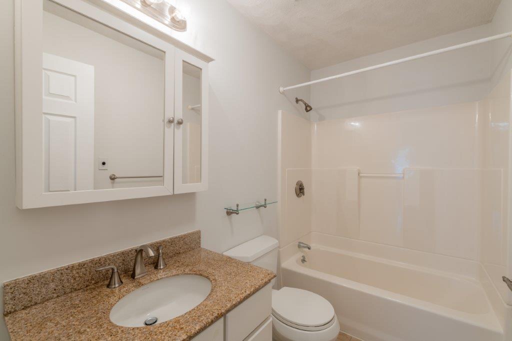 2 bed, 1 bath apartment for rent at 162 Summer St Unit 25, Spring Hill — photo 6 of 7