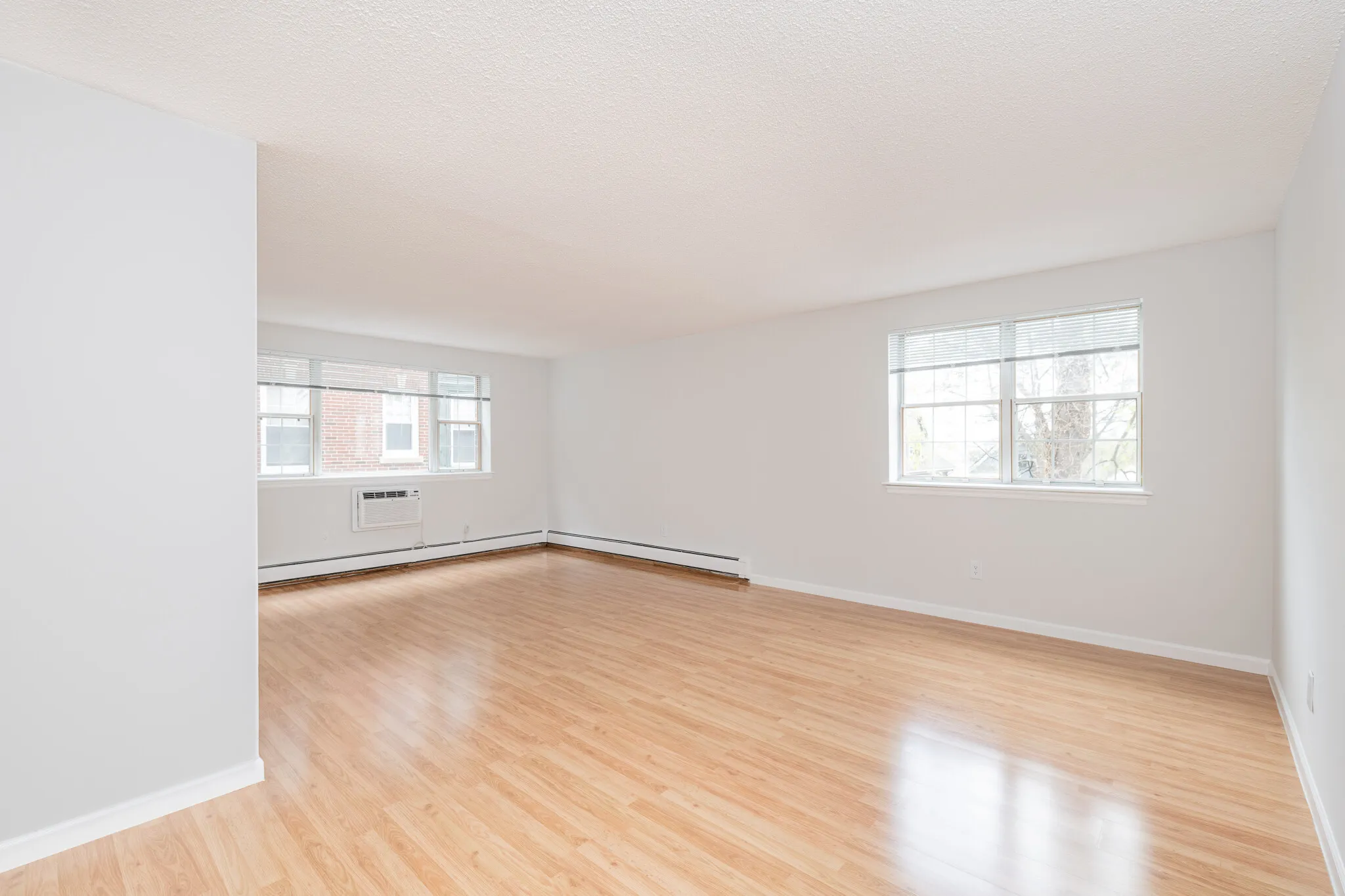 2 bed, 1 bath apartment for rent at 162 Summer St Unit 26, Spring Hill — photo 2 of 8