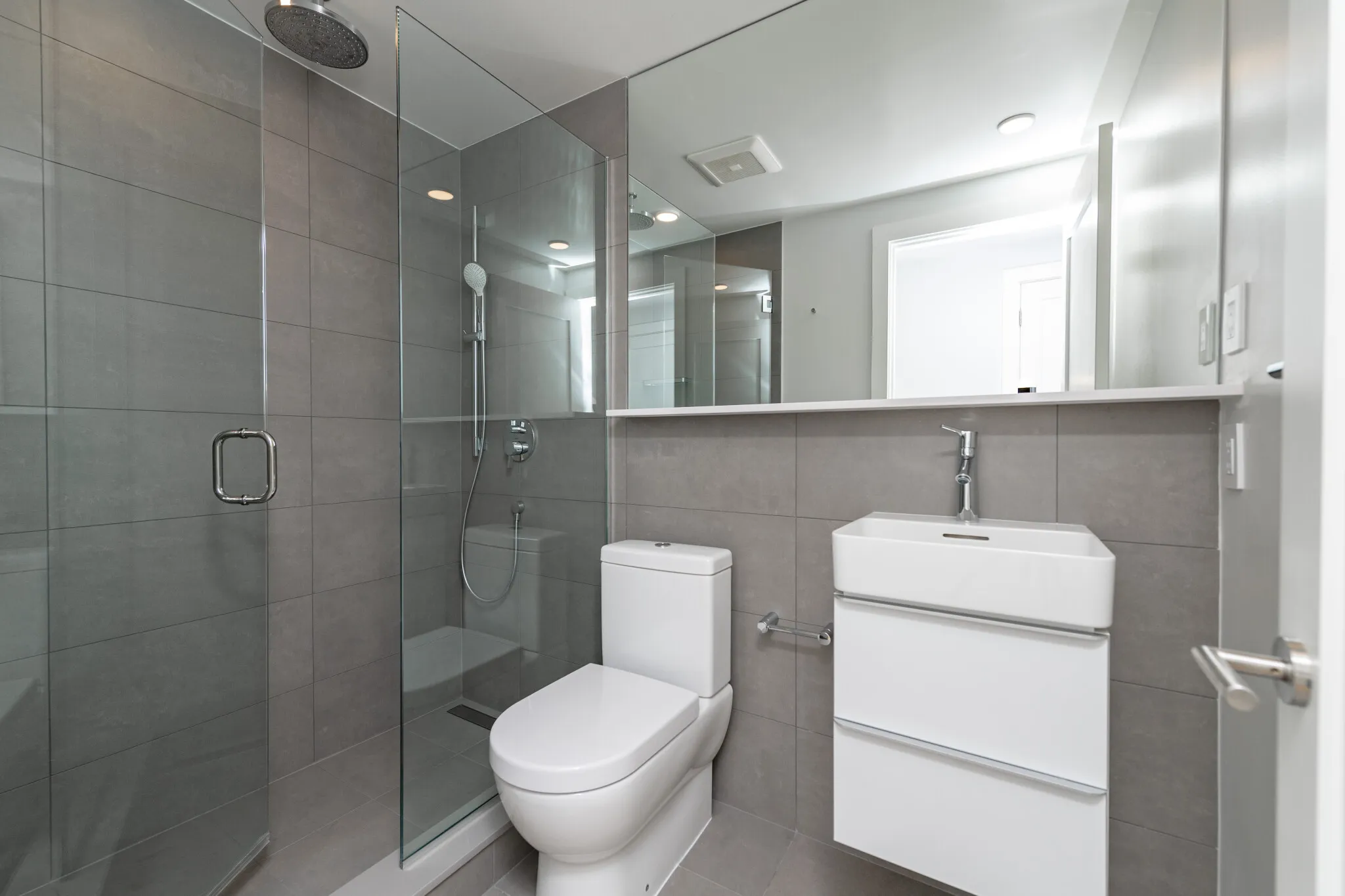1 bed, 1 bath apartment for rent at 162 Summer St Unit 43M, Spring Hill — photo 2 of 8