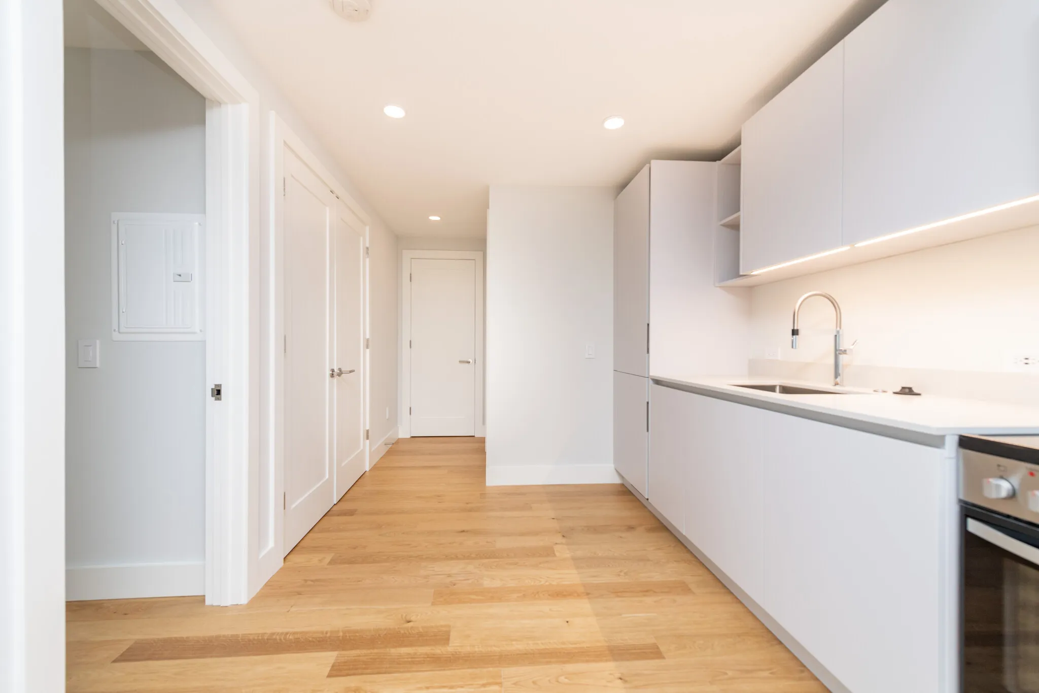 1 bed, 1 bath apartment for rent at 162 Summer St Unit 43M, Spring Hill — photo 3 of 8