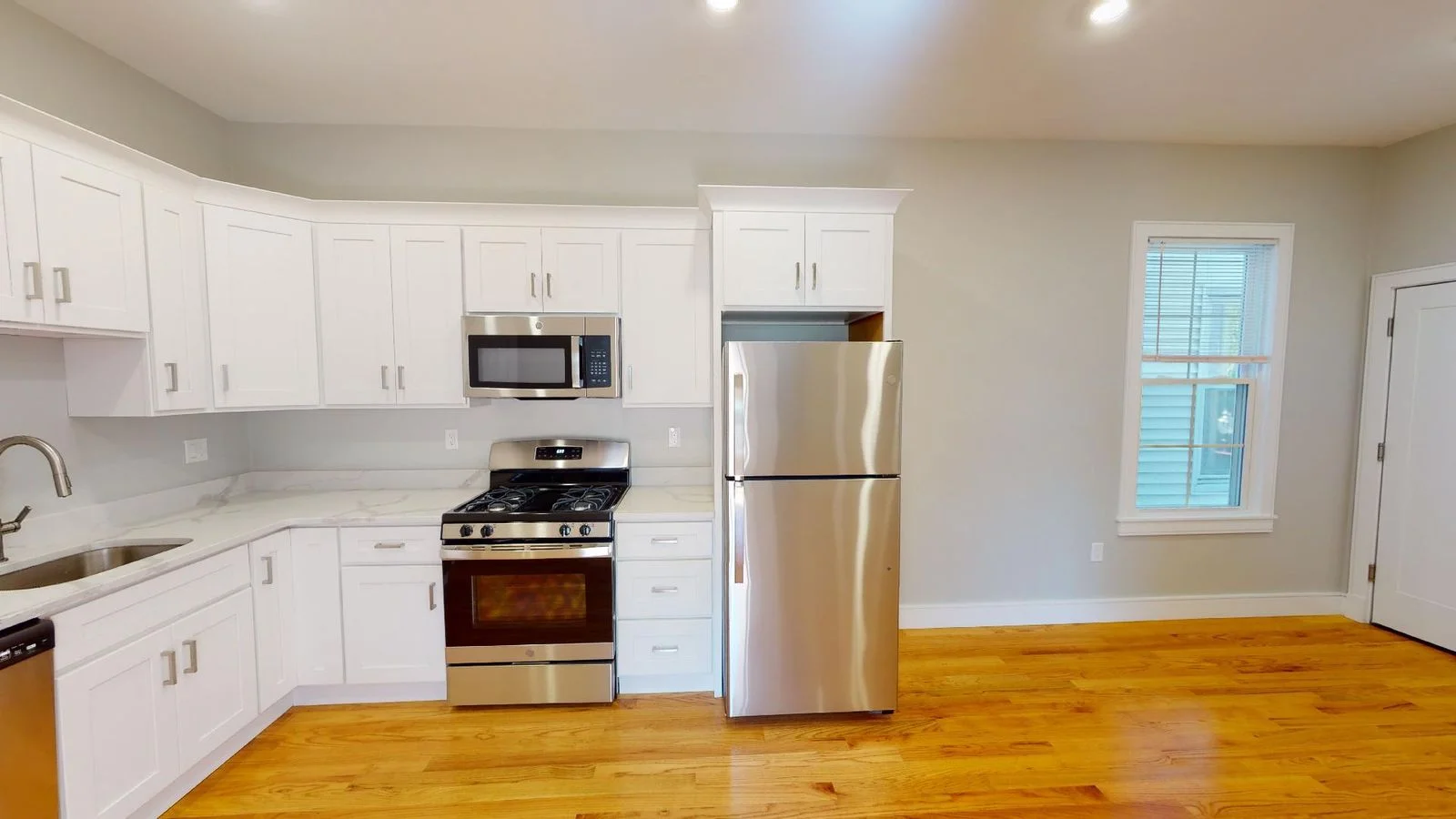 4 bed, 3 bath apartment for rent at 1621 Tremont St Unit 1, Longwood