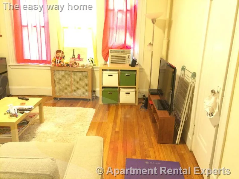1 bed, 1 bath apartment for rent at 1622 Massachusetts Ave Unit 7, Harvard Square — photo 2 of 10