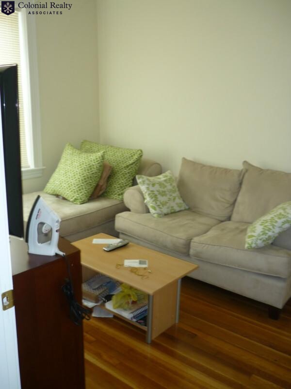 2 bed, 1 bath apartment for rent at 1623 Commonwealth Ave Unit 33, Brighton — photo 5 of 9