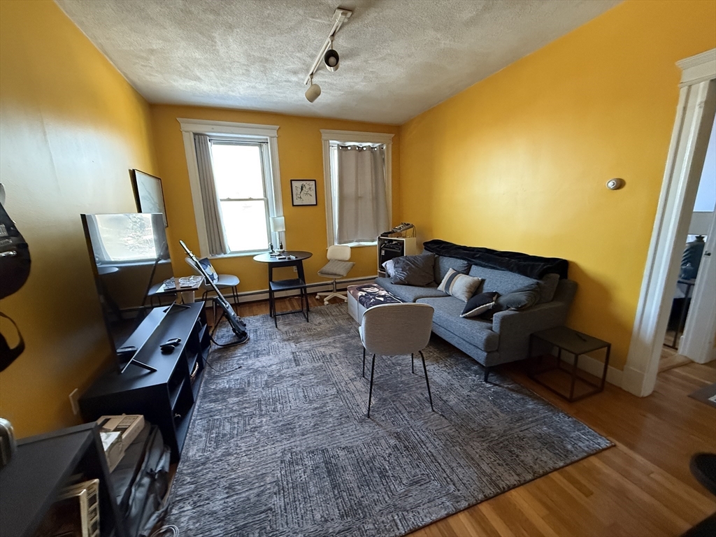 1 bed, 1 bath apartment for rent at 1625 Commonwealth Ave Unit 11, Brighton — photo 2 of 7