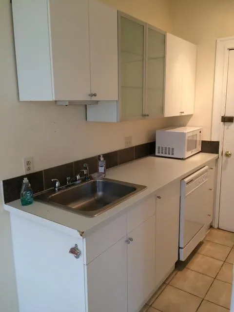 Studio bed, 1 bath apartment for rent at 1625 Commonwealth Ave Unit 15, Brighton — photo 4 of 12